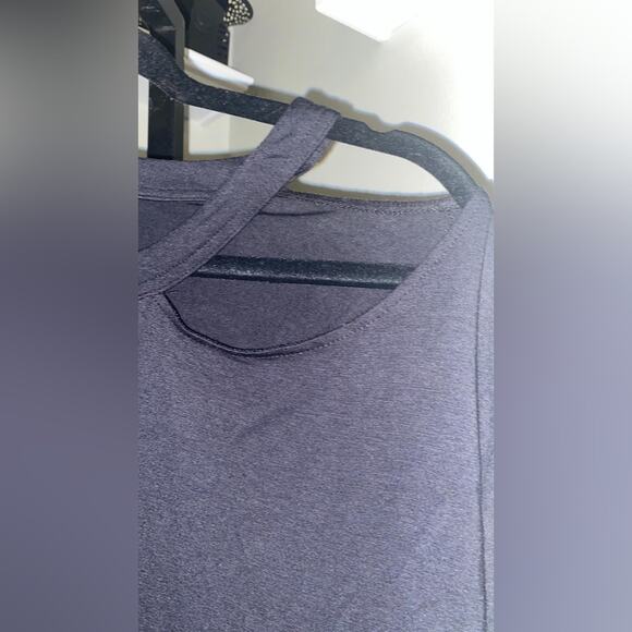 Cutout Detail T-Shirt
Halogen - Picture 9 of 9